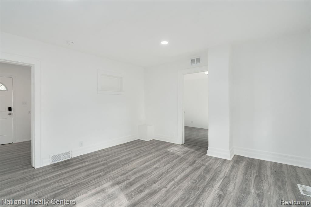 8104 Jackson Avenue, Warren, MI 48089 — Photo 21