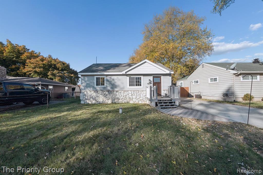 5235 Drayton Road, Clarkston, MI — Photo 4