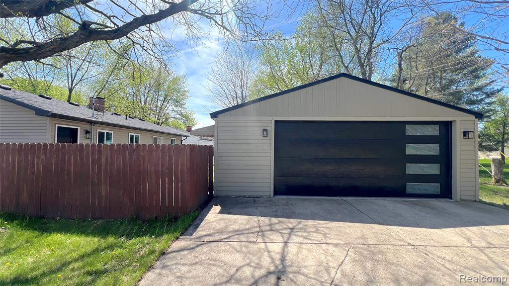 1104 Lexington Parkway, Ypsilanti, MI 48198 — Photo 11