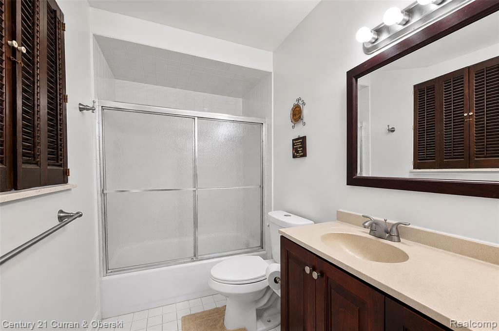 4652 Patrick Road, West Bloomfield, MI — Photo 17