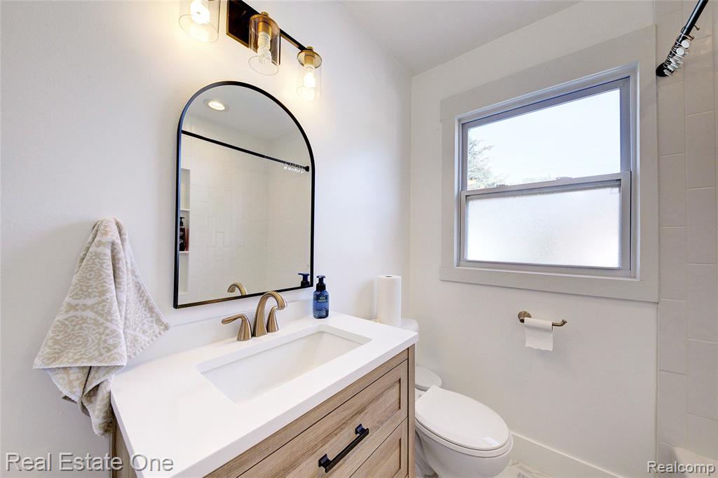 8126 Dale Street, Dearborn Heights, MI 48127 — Photo 49