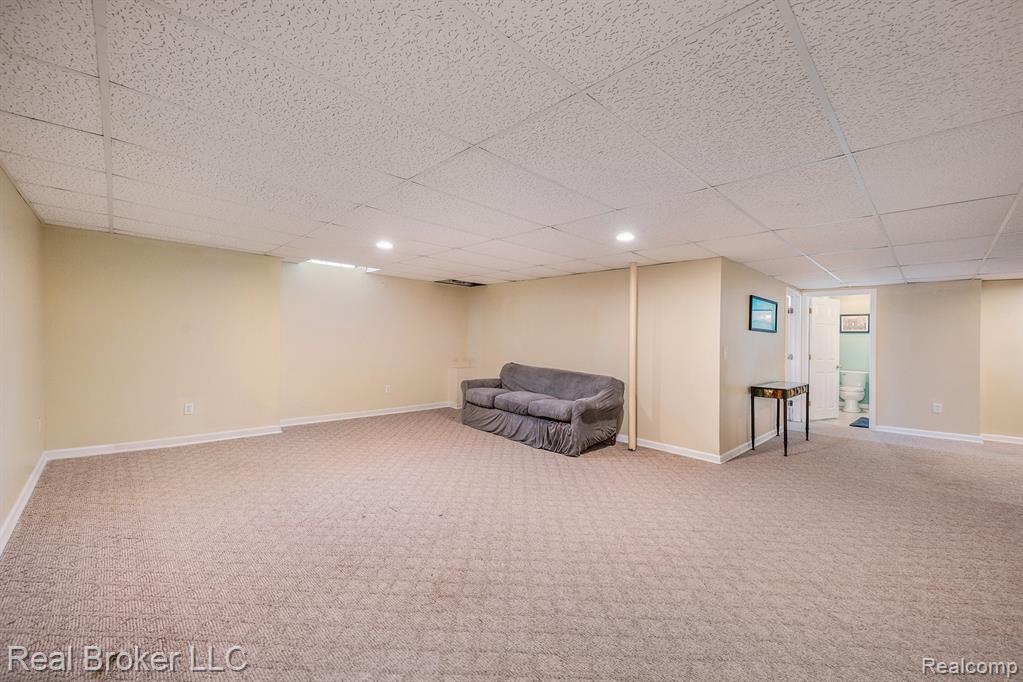 50155 OXFORD Drive, Macomb, MI 48044 — Photo 17