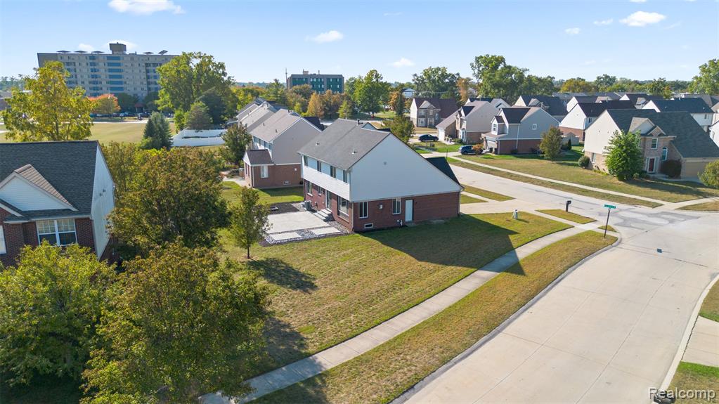 758 Pine Ridge Lane, Madison Heights, MI 48071 — Photo 34