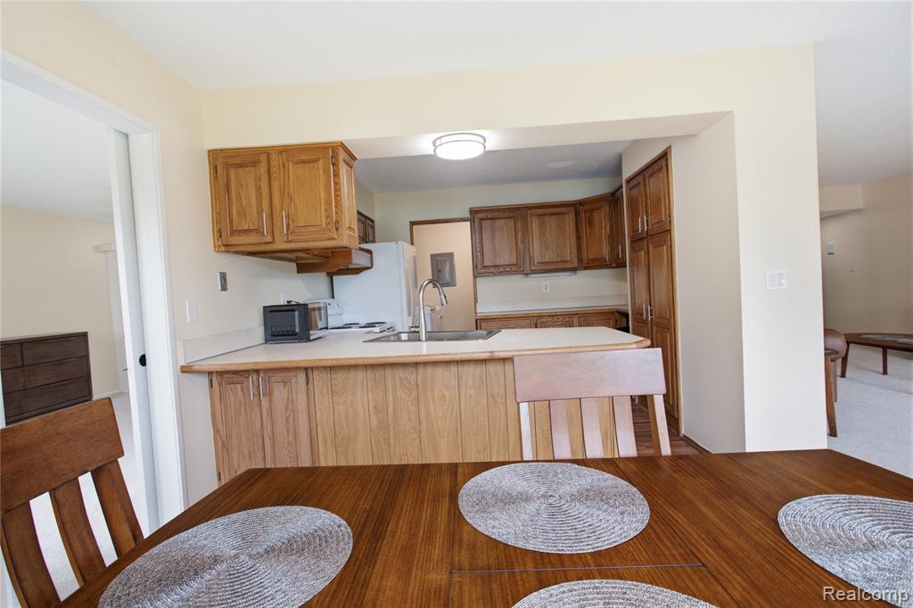1695 Cliffs Landing, 302, Ypsilanti, MI 48198 — Photo 13