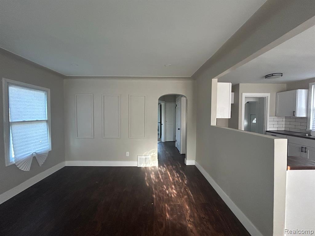 9584 AUBURN Street, Detroit, MI 48228 — Photo 7