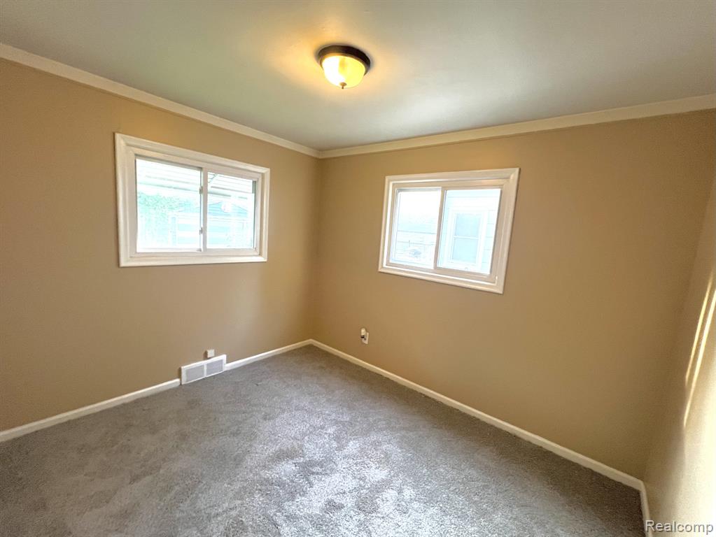 18475 Dalby, Redford, MI 48240 — Photo 9