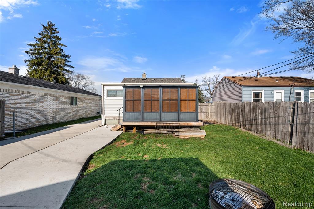 30752 Brush Street, Madison Heights, MI 48071 — Photo 20