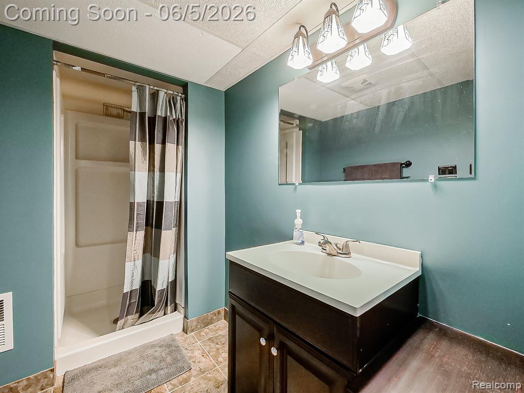 719 E Summit Street, Milford, MI 48381 — Photo 17