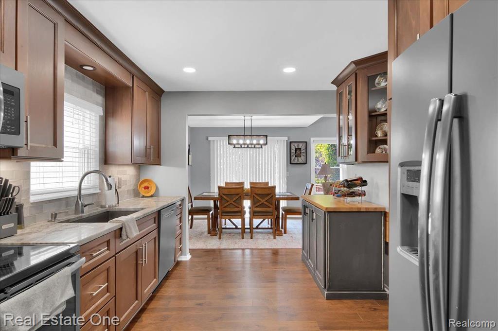 295 WINDING Brook, Commerce Twp, MI 48390 — Photo 17