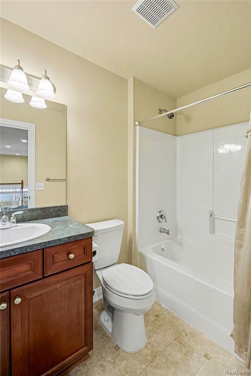 10229 Edgewood Drive, Grand Blanc, MI 48439 — Photo 19
