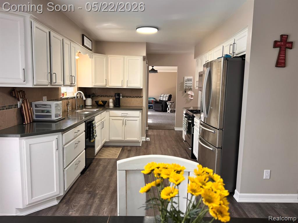 3556 Crestwood Drive, Lapeer, MI 48446 — Photo 3