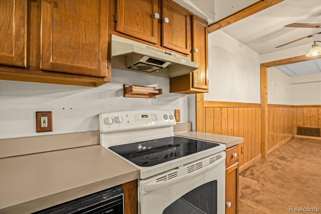 23404 MIDDLEBELT Road, Farmington Hills, MI 48336 — Photo 18