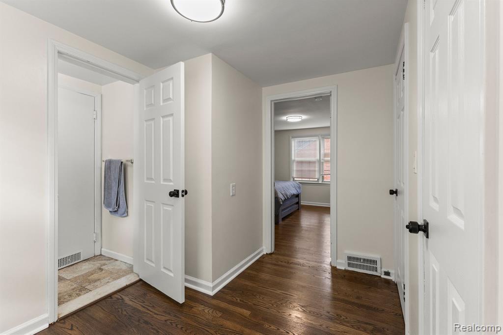 941 N MILDRED Street, Dearborn, MI 48128 — Photo 32