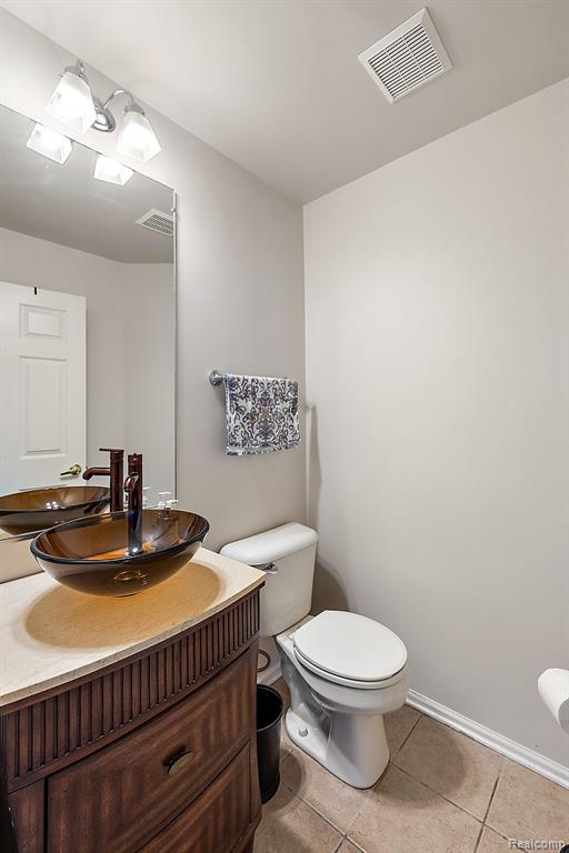 8057 PEBBLESTONE Drive, Ypsilanti, MI 48197 — Photo 38