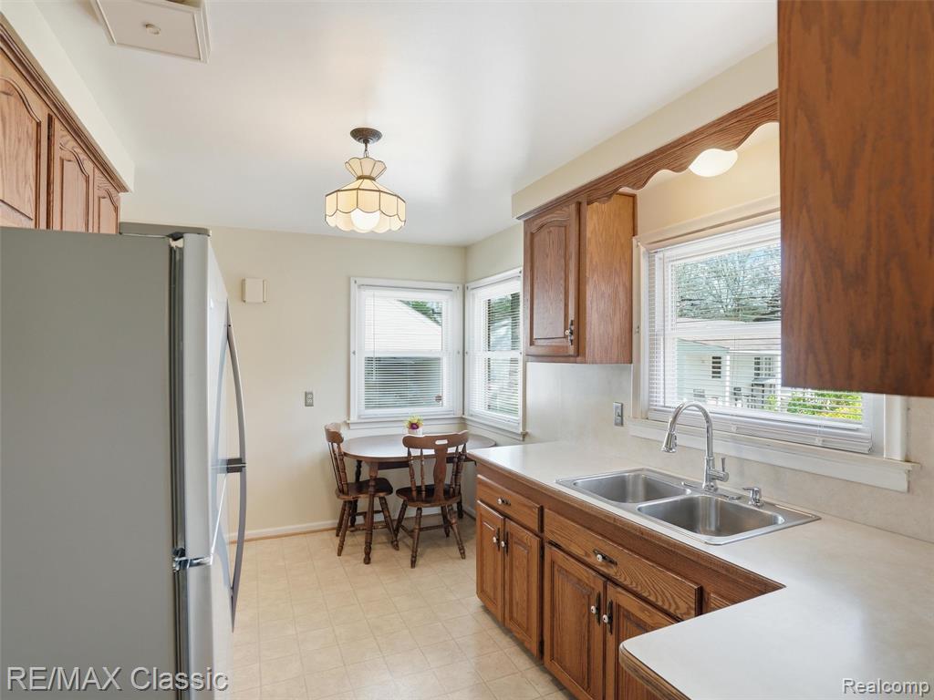 9116 Tecumseh Avenue, Redford, MI 48239 — Photo 10