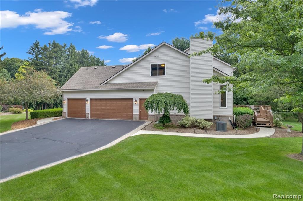 9695 Forest Ridge Drive, Clarkston, MI 48348 — Photo 2