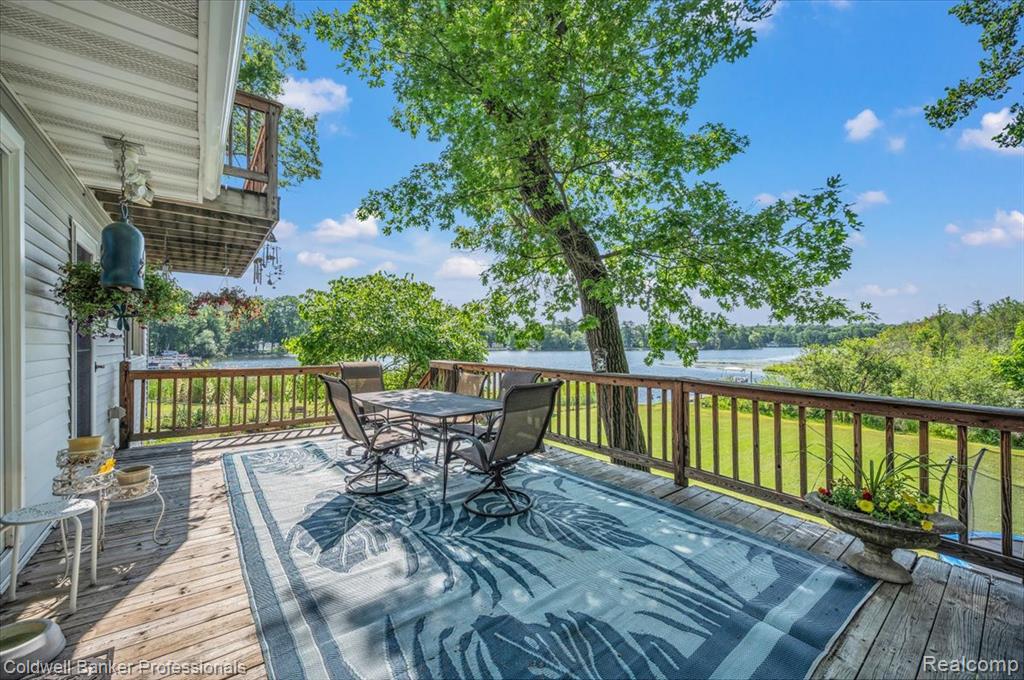 1325 Elkhorn Lake Road, Lake Orion, MI 48362 — Photo 16