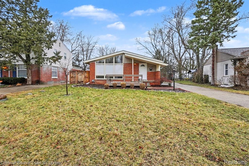17360 Redwood Avenue, Southfield, MI 48076 — Photo 2