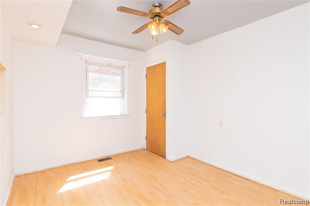 9622 Seminole, Redford, MI 48239 — Photo 5