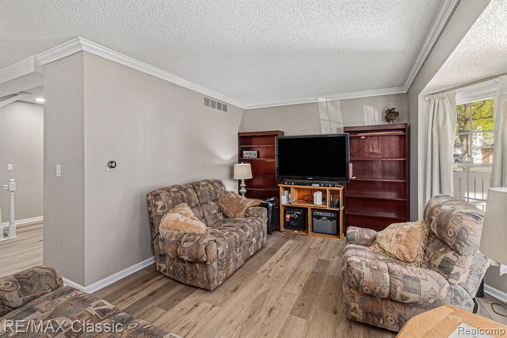 42173 OLD POND Circle, Plymouth, MI 48170 — Photo 7