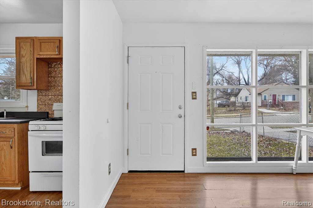 506 Emerson Avenue, Pontiac, MI 48342 — Photo 5