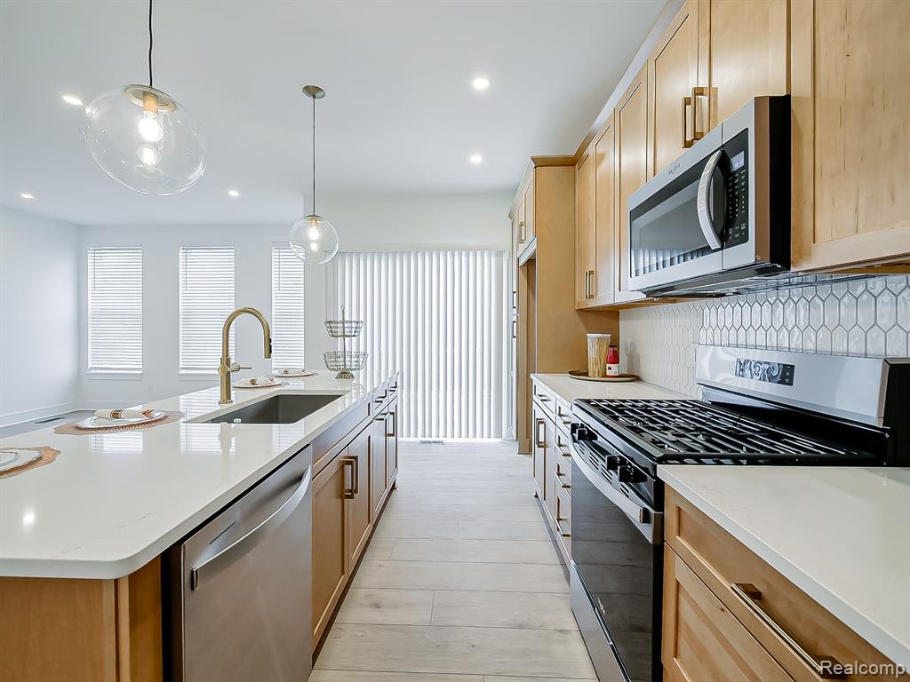 41503 Breck, Plymouth, MI 48170 — Photo 4