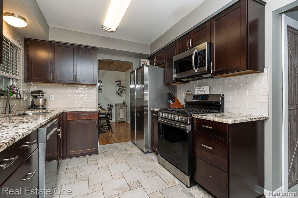 53416 Bellamine Drive, Shelby Twp, MI 48316 — Photo 13