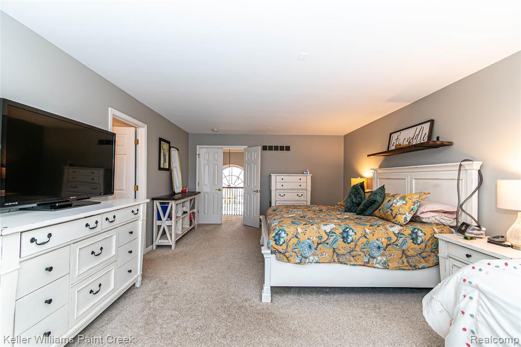877 Wynstone Circle N, Oakland, MI — Photo 44