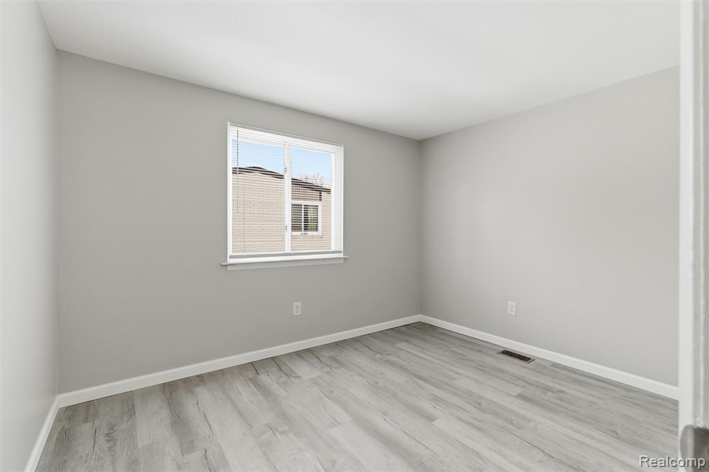 235 N Broadway Street, Mount Clemens, MI 48043 — Photo 13