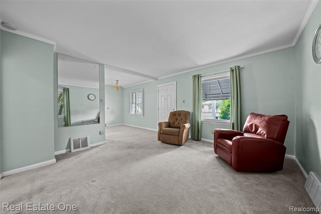816 N Kenwood Avenue, Royal Oak, MI 48067 — Photo 11