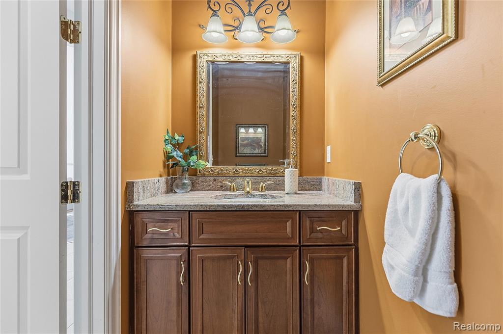 49783 Golden Park Drive, Utica, MI 48315 — Photo 30