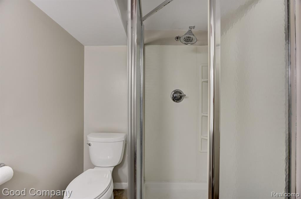 830 W HAZELHURST Street, Ferndale, MI 48220 — Photo 33