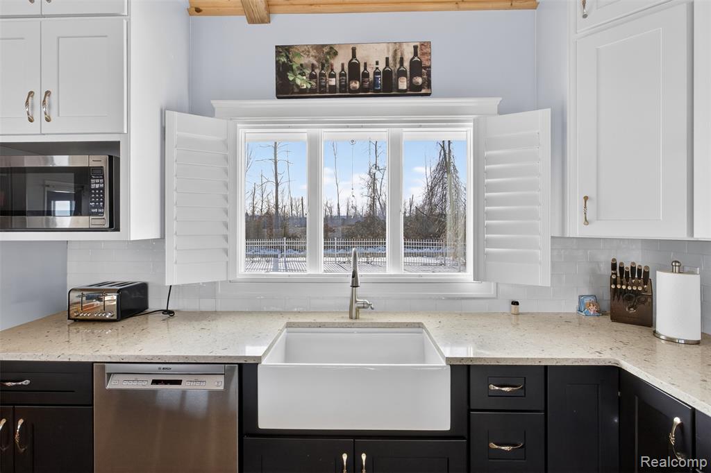5110 Shorefront Lane, MI — Photo 9