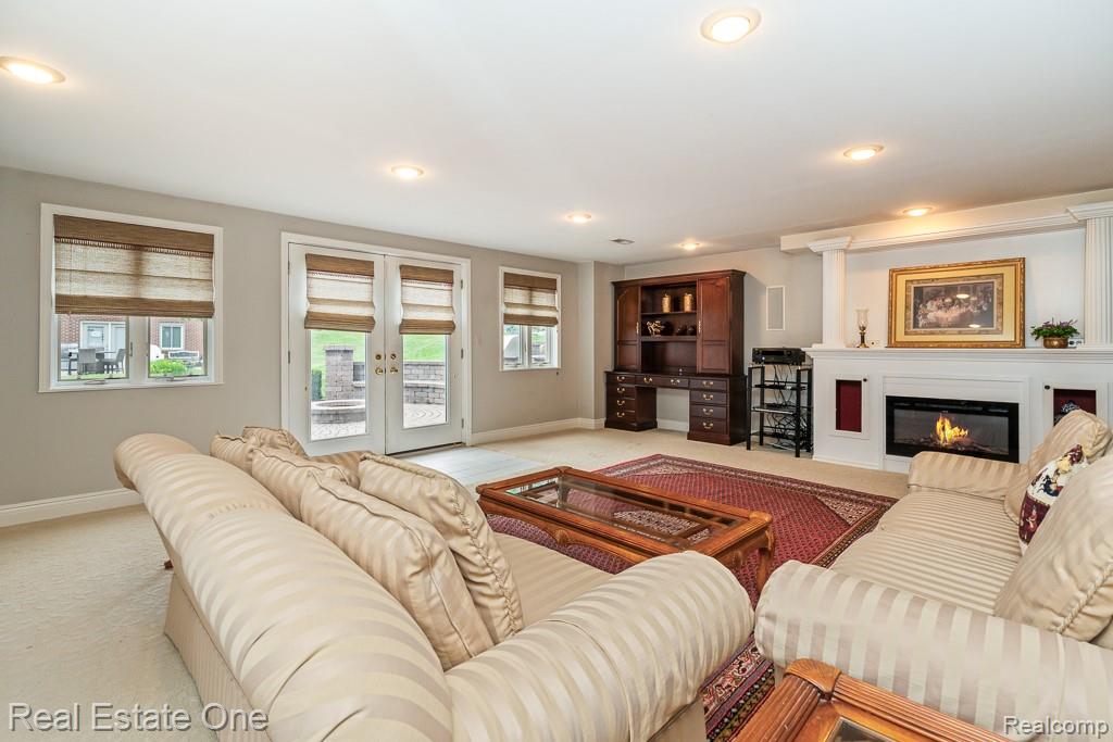 6595 Edith Court, Troy, MI 48085 — Photo 47