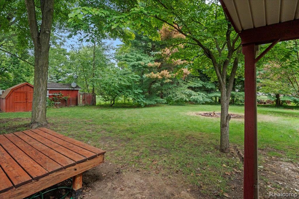 6891 Somerset Drive, Brighton, MI 48116 — Photo 23