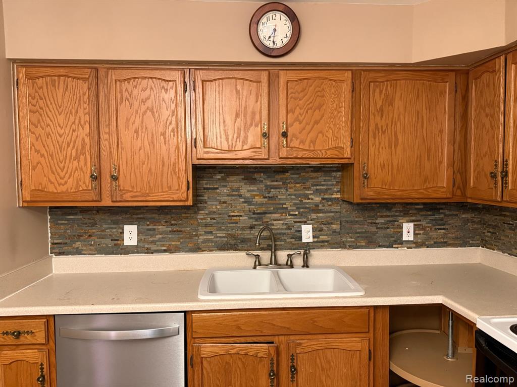 982 N Adams Road, Birmingham, MI 48009 — Photo 11