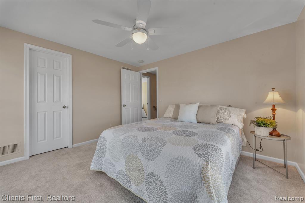 46408 DOUBLETREE Road, Canton, MI 48187 — Photo 36