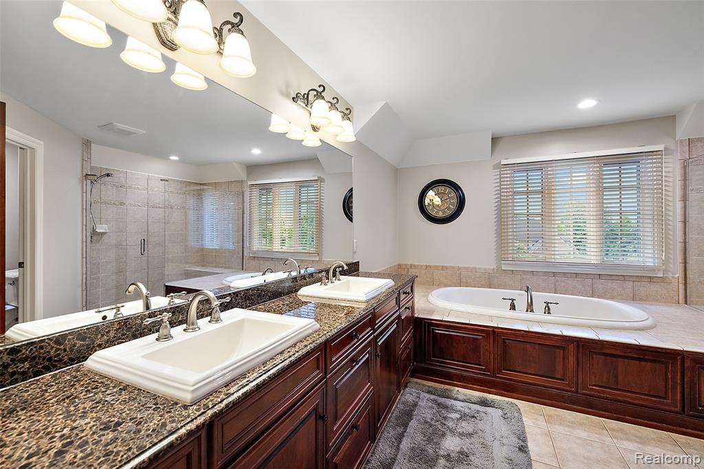4688 Fawn Hill Court, Rochester, MI 48306 — Photo 25