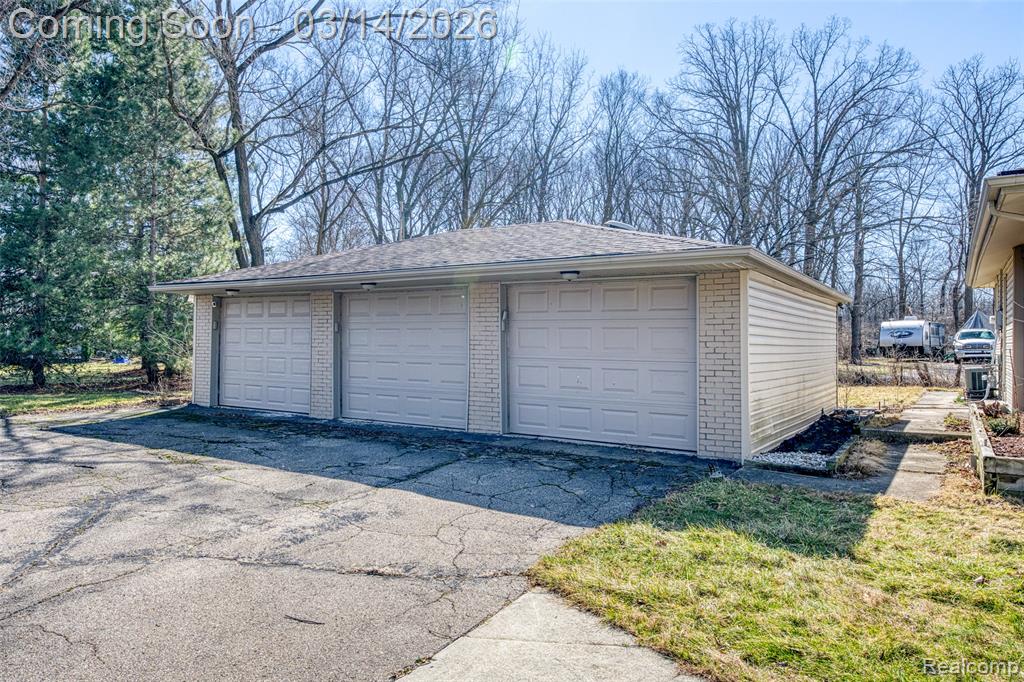 19580 Parke Lane, Grosse Ile, MI 48138 — Photo 53