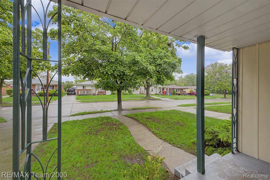5635 Westpoint Street, Dearborn Heights, MI 48125 — Photo 33