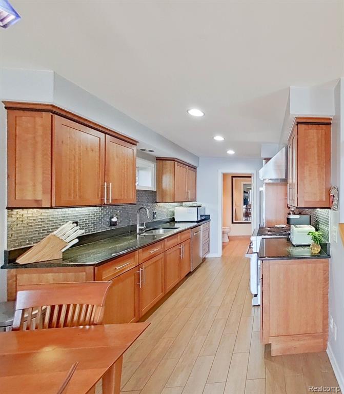 857 HURLEY Drive, Howell, MI 48843 — Photo 6
