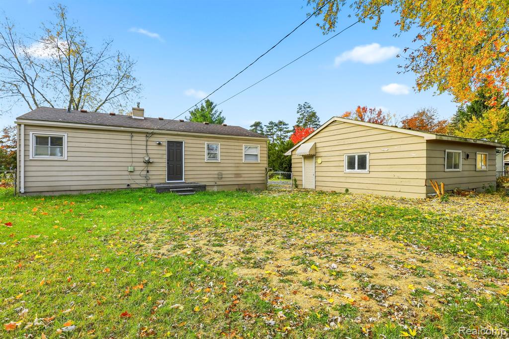 4340 Elmdale Avenue, Clarkston, MI — Photo 13