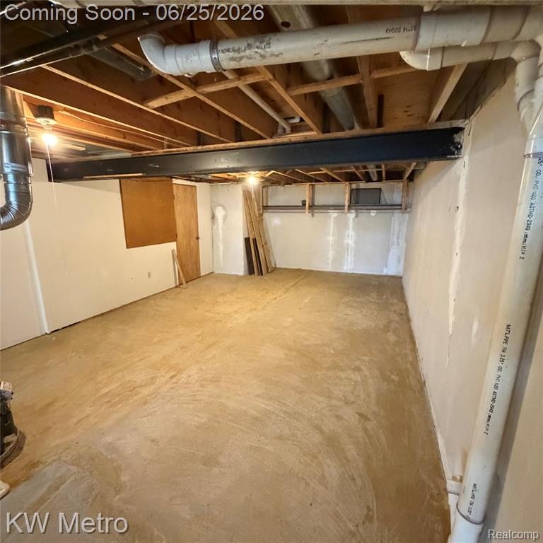 49429 Ferrisburg Court, Utica, MI 48315 — Photo 32