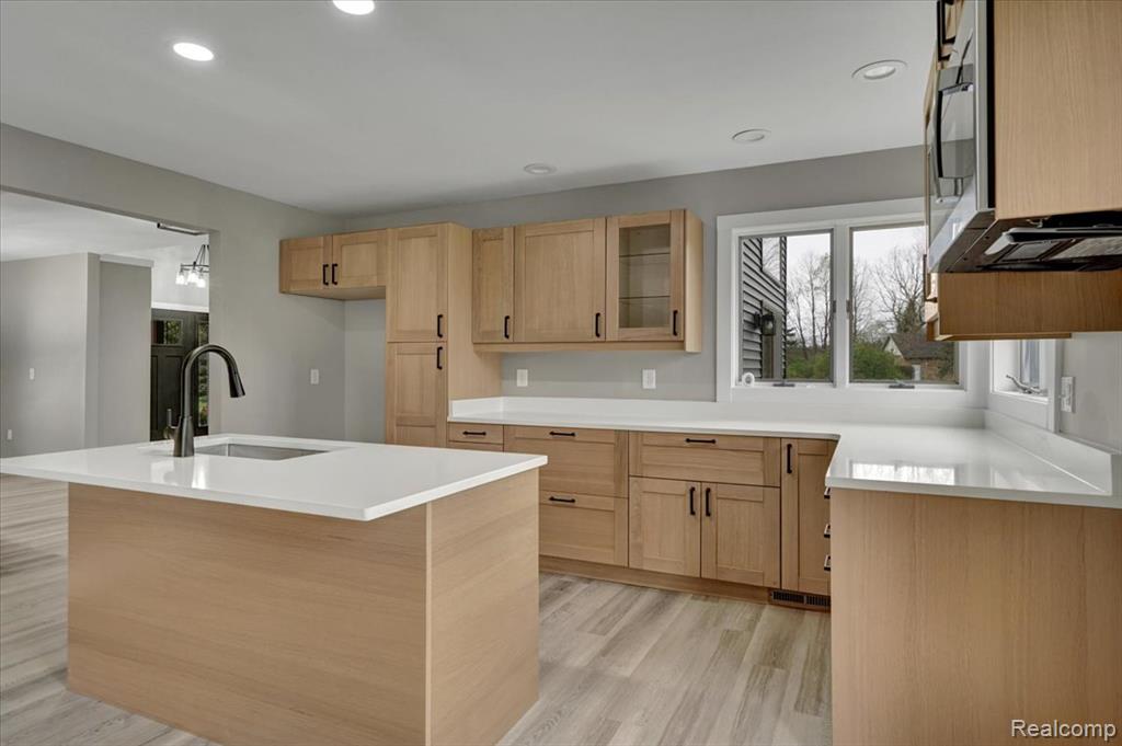 7341 Wood Pointe Drive, Almont, MI 48003 — Photo 17