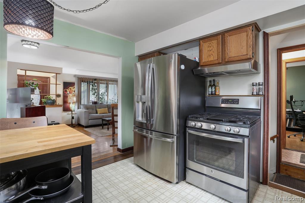 9912 Deering Street, Livonia, MI 48150 — Photo 15