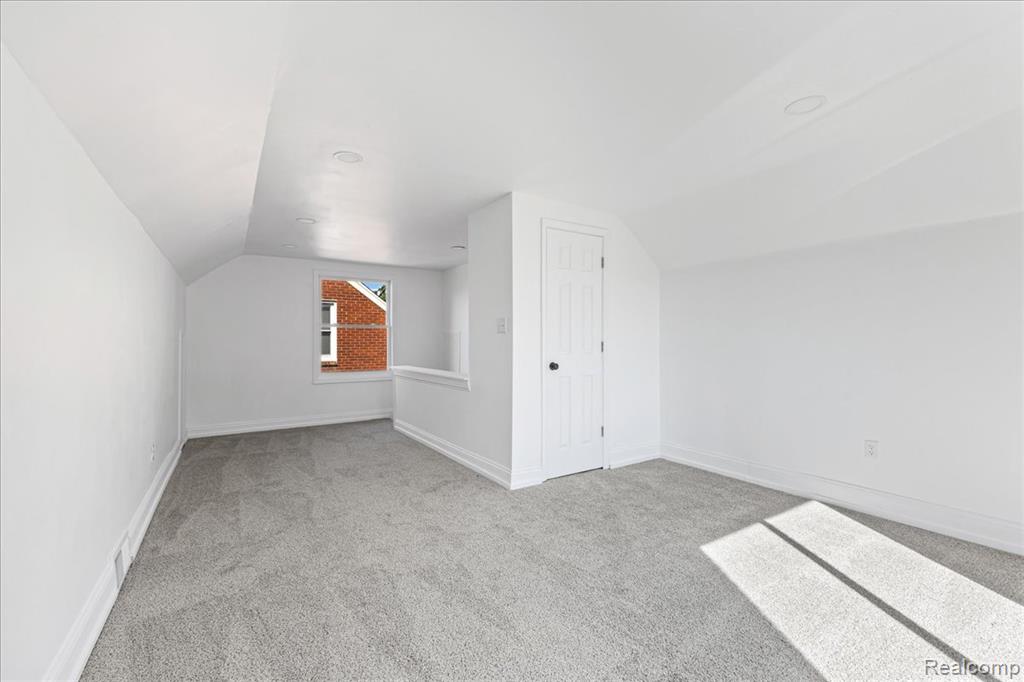11729 Sanford Street, Detroit, MI 48205 — Photo 18