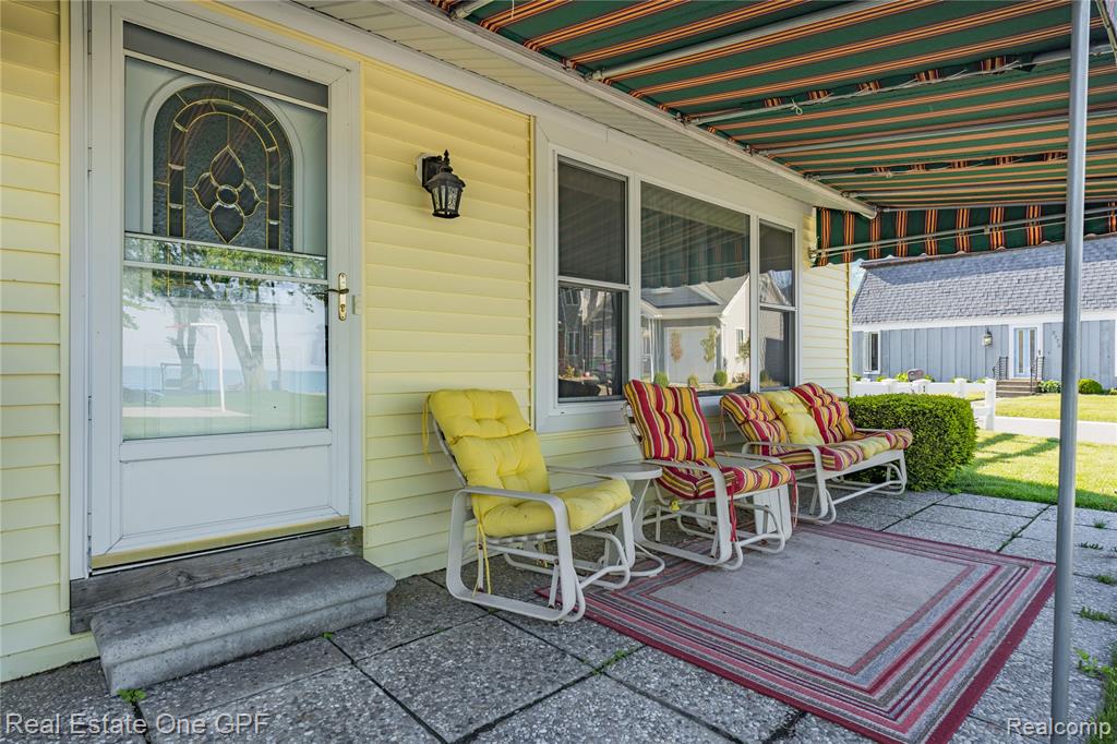 5871 Manor Drive, Fort Gratiot, MI 48059 — Photo 4