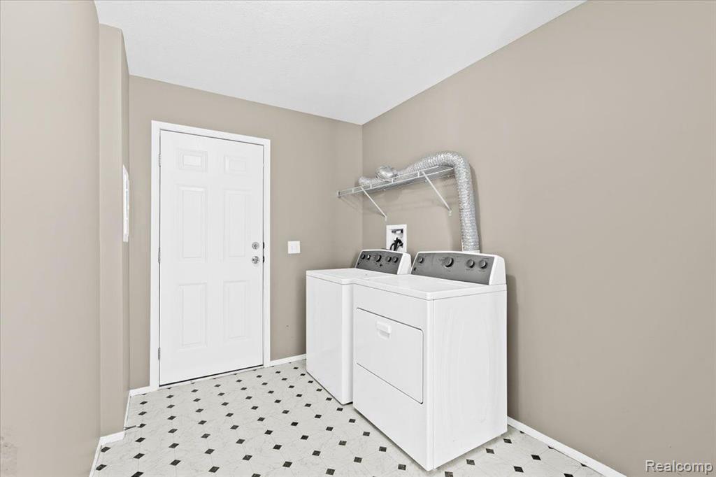 11934 CEDARBROOK Drive, South Lyon, MI 48178 — Photo 10