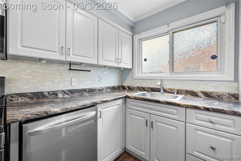 139 Belton Street, Garden City, MI — Photo 12