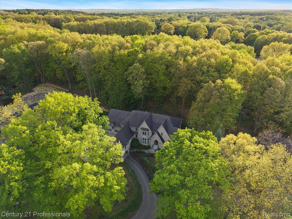 6705 College Park Drive, Clarkston, MI — Photo 2